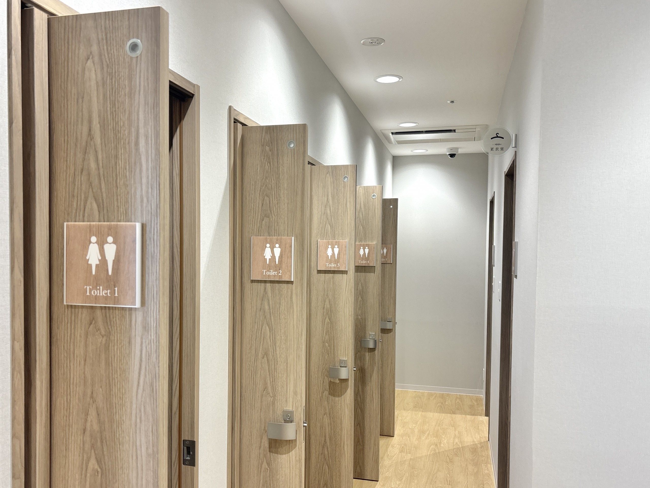 室名札・サインの納入実績 成増駅前内視鏡内科健診クリニック様への納入